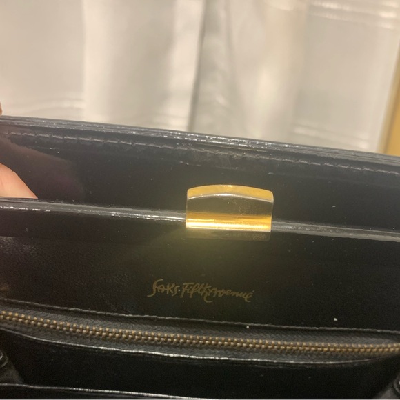 SAKS FIFTH AVENUE Vintage Patent Leather Box Handbag with Gold Chain - Picture 7 of 11